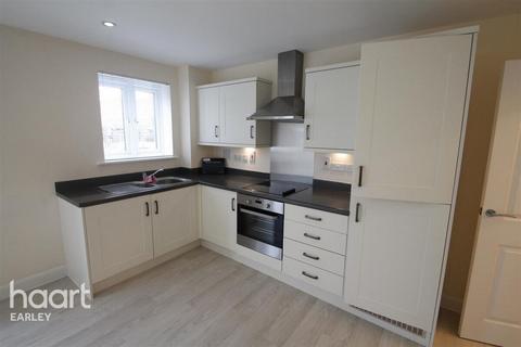 2 bedroom apartment to rent, Battle Square, READING