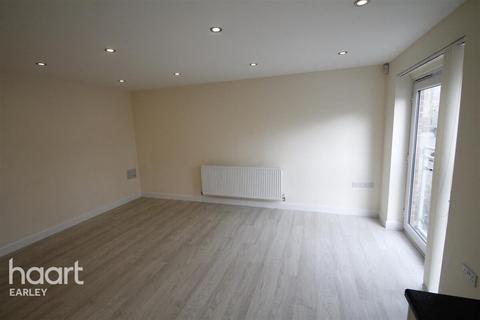 2 bedroom apartment to rent, Battle Square, READING