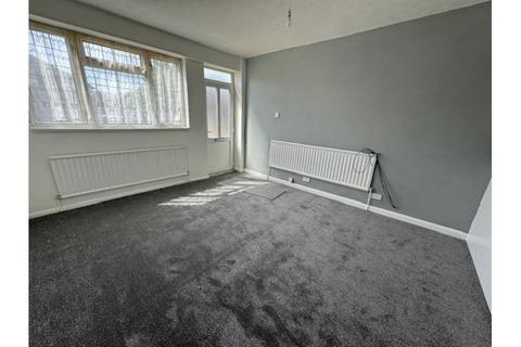 1 bedroom flat to rent, Eastwood Road North, Leigh-on-Sea