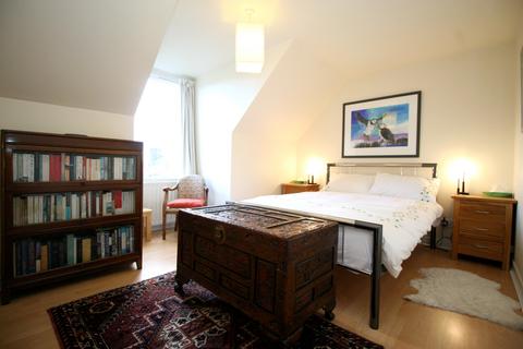 2 bedroom flat to rent, Duncan Street, Newington, Edinburgh EH9