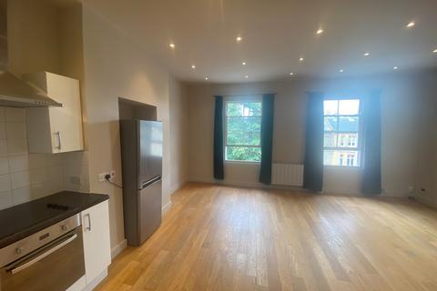 2 bedroom flat for sale, Queenstown Road, London SW8