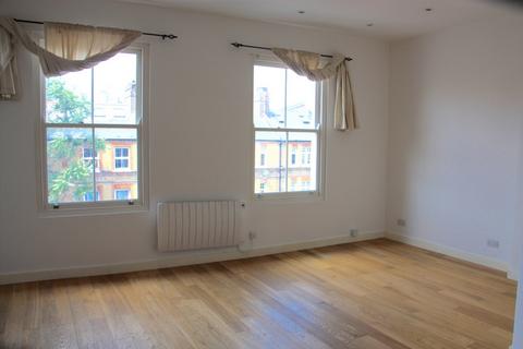 2 bedroom flat for sale, Queenstown Road, London SW8