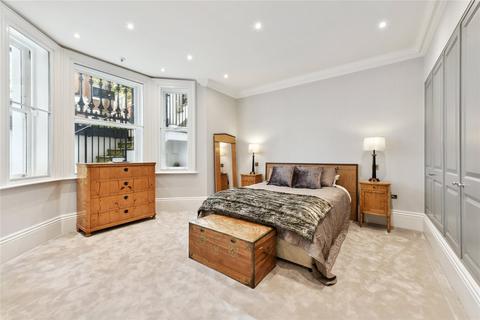 3 bedroom terraced house to rent, Observatory Gardens, Kensington, London, W8