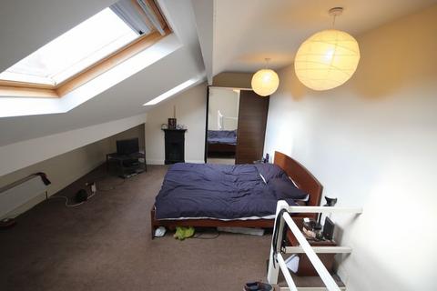 3 bedroom house to rent, St Anns Mount, Burley, Leeds