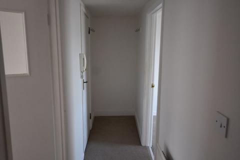 2 bedroom apartment to rent, Market Place, Bideford