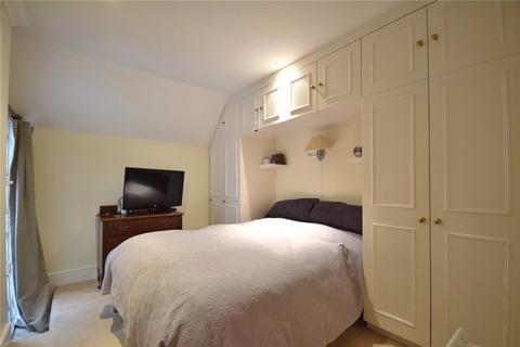 2 bedroom flat to rent, Querrin Street, London