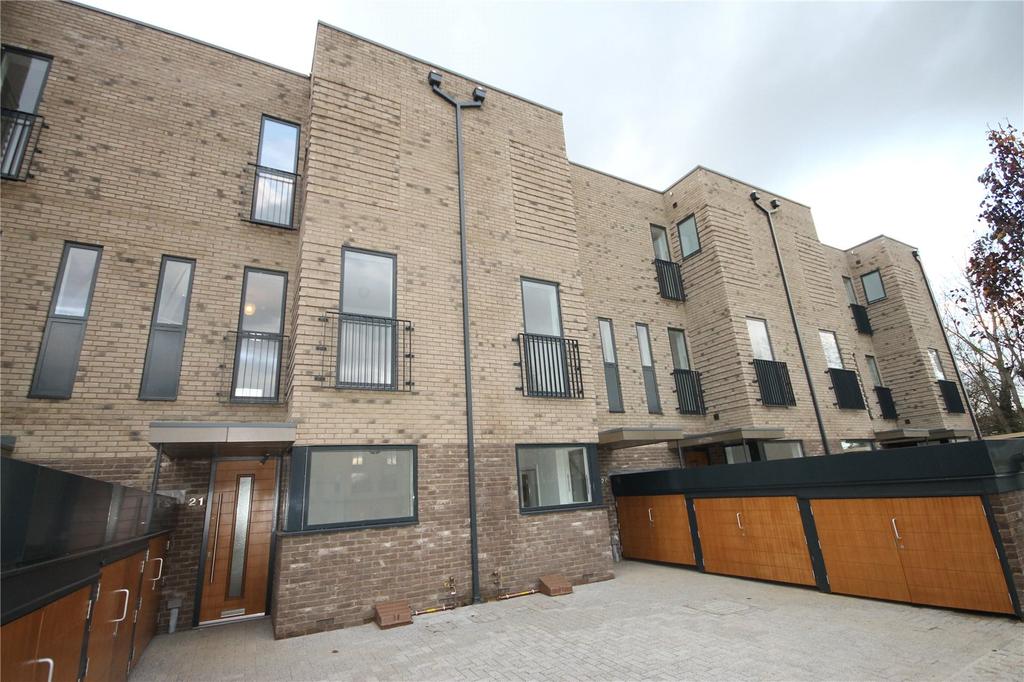 Lilywhite Drive, Westbrook Drive, Cambridge, CB4 3 bed terraced house