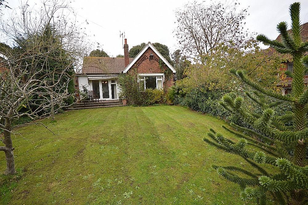 Bourne Road, Colchester 3 bed detached house £400,000