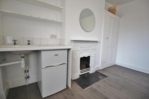 1 bedroom in a house share to rent - Barrington Road, Crouch End N8