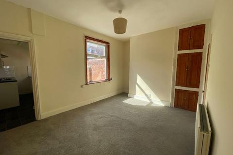 2 bedroom terraced house to rent, Harcourt Street, The Denes