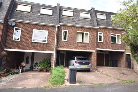 4 bedroom terraced house to rent, Eldertree Gardens, ST DAVIDS, Exeter