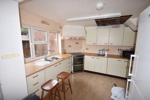 3 bedroom terraced house to rent, Herschell Road, ST JAMES, Exeter