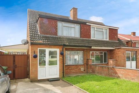 3 bedroom semi-detached house to rent, Thames Road Estate