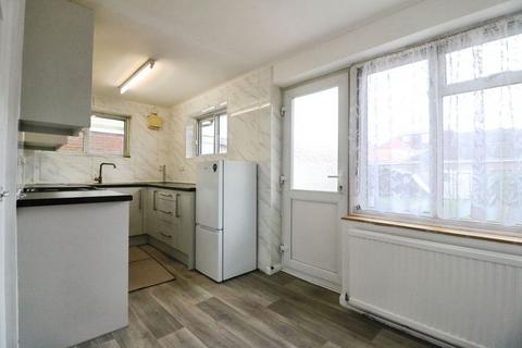 3 bedroom semi-detached house to rent, Thames Road Estate