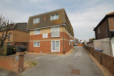 2 bedroom flat to rent, Penhill Road, Lancing BN15