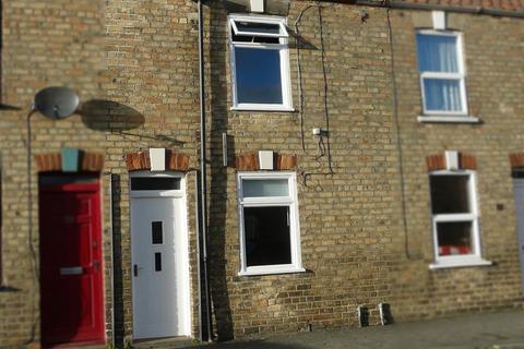 2 bedroom terraced house to rent, Kirkland Street, Pocklington, YO42 2DB