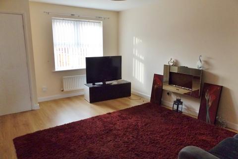 3 bedroom semi-detached house to rent, Hughes Drive, Crewe