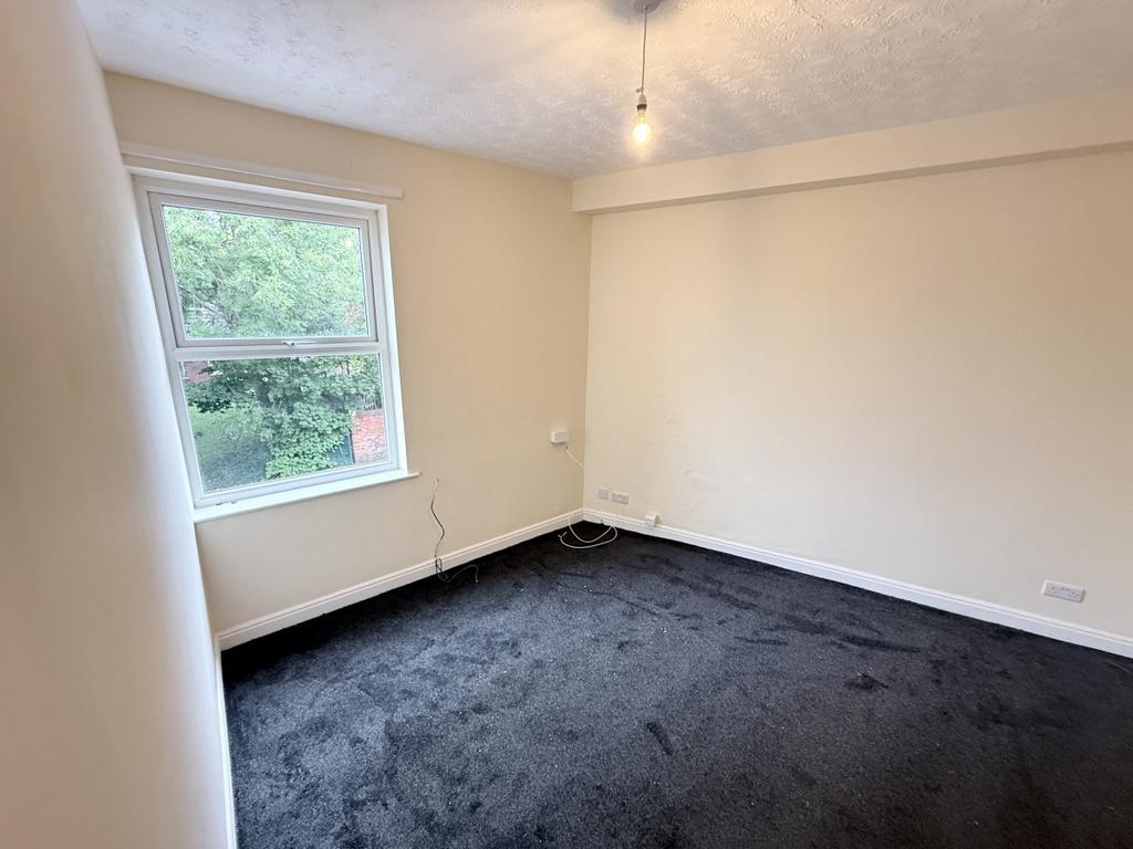 Apartment in Harpurhey - View 3