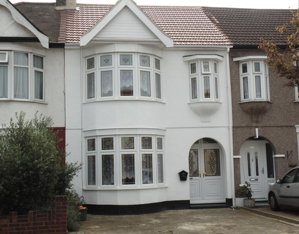 Ashburton Avenue, Ilford, IG3 3 bed house £379,995