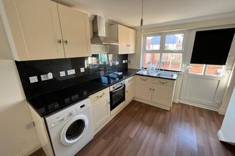 2 bedroom terraced house to rent, Chapel Street, Newport, Isle Of Wight, PO30