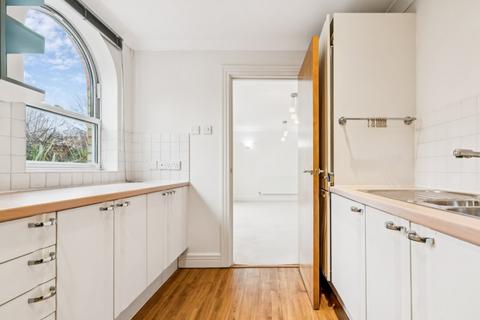 1 bedroom flat to rent, Oriel Drive, Barnes, London