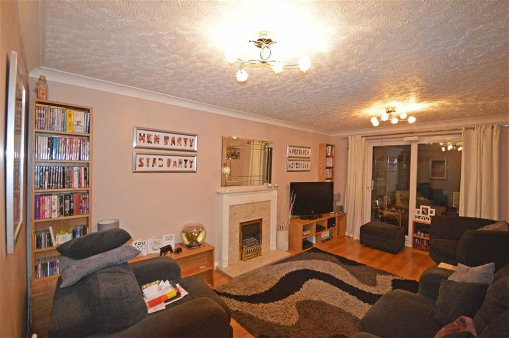 Smithy Drive, Ashford, Kent 4 bed detached house £335,000