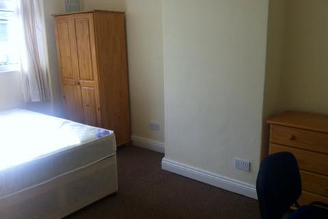 18 Royal Park Avenue Hyde Park Leeds West Yorkshire