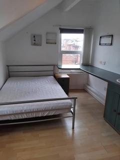 4 bedroom house to rent, 59 Harold Grove Hyde Park Leeds