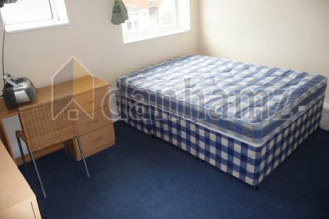 5 bedroom house to rent, 18 Spring Grove Walk  Hyde Park Leeds West Yorkshire