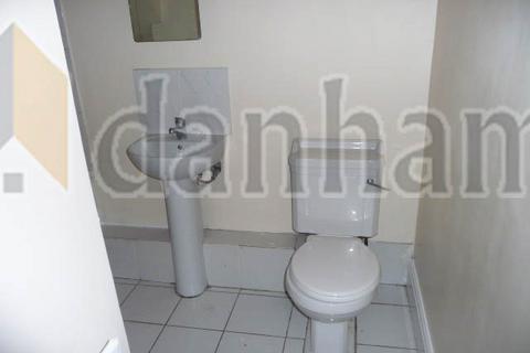 5 bedroom house to rent, 18 Spring Grove Walk  Hyde Park Leeds West Yorkshire