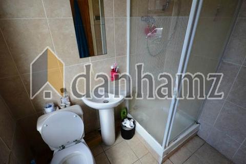 undefined, 34 Royal Park Avenue Hyde Park  Leeds West Yorkshire