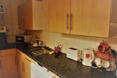 3 bedroom house to rent - 6 Carberry Place