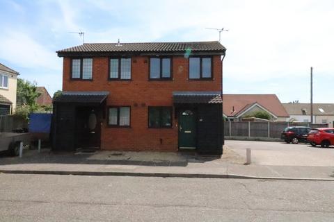 1 bedroom semi-detached house to rent, 97 Hillary Close