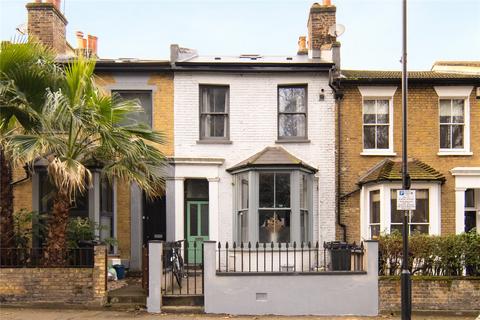 4 bedroom terraced house to rent, Victoria Park Road, London, E9