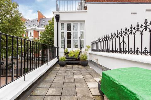 3 bedroom flat for sale, Observatory Gardens, Kensington, London