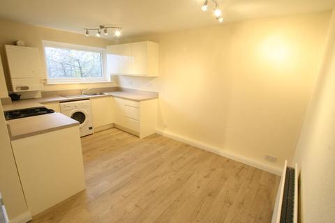 2 bedroom flat to rent - The Moorlands, Shadwell Lane