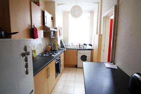 3 bedroom house to rent, 24 Royal park Grove Hyde Park Leeds West Yorkshire