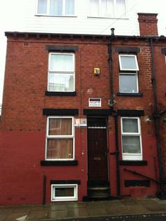 3 bedroom house to rent, 20 Kelso Gardens Univeristy Area Leeds West Yorkshire