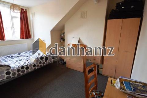 undefined, 5 Pearson Grove