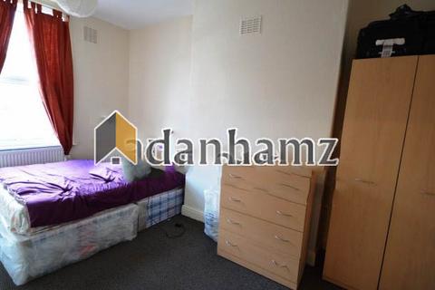 undefined, 5 Pearson Grove