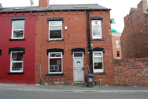 2 bedroom terraced house to rent, Woodview Mount, Leeds