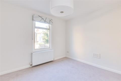 2 bedroom flat to rent, New Kings Road, Fulham, London