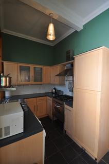 2 bedroom flat to rent, Broomhill Drive, Flat 1/2, Broomhill, Glasgow, G11 7NA