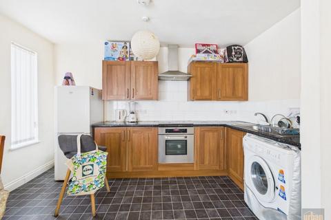 2 bedroom apartment for sale, Berwick Street
