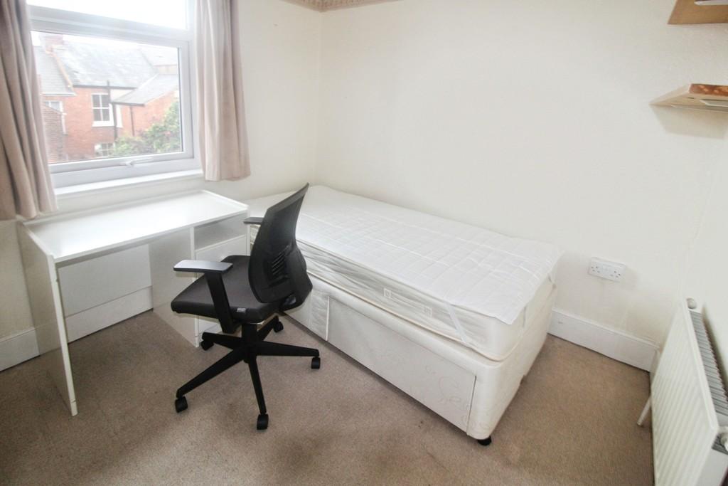 9a7d0564-Bedroom 203