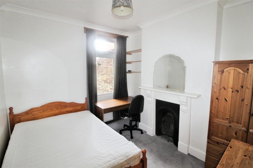 Ba48f837-Bedroom 202