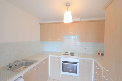 2 bedroom flat to rent, Varsity Drive, Twickenham