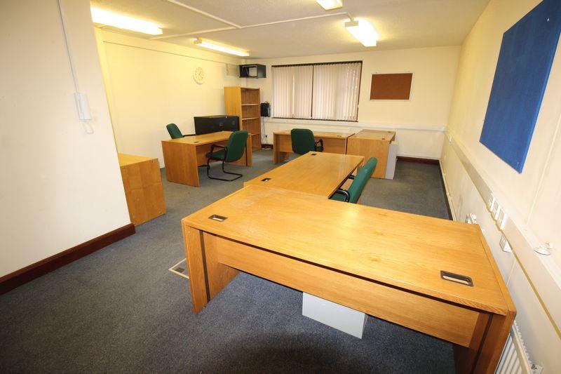 High Street, Bordon Property £300 pcm (£69 pw)