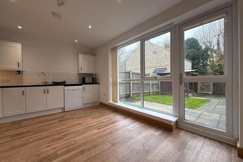 3 bedroom terraced house to rent, Ditton Walk, Cambridge