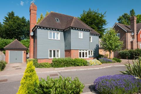 5 bedroom detached house to rent, Spring Meadow, Uckfield TN22